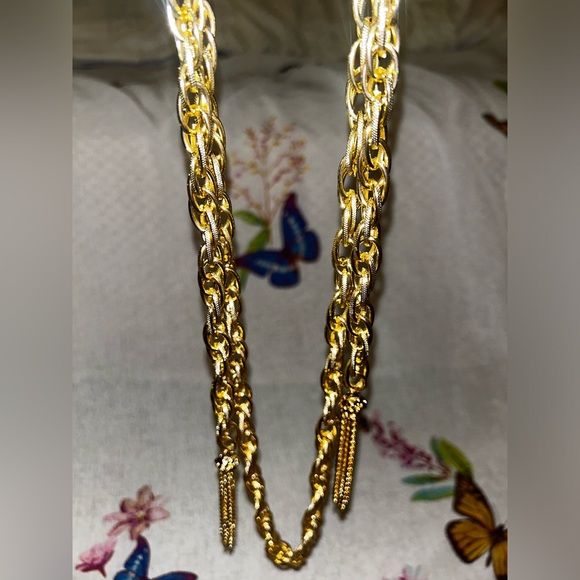 Necklace and earrings, Gold Chain like earrings and necklaces. - Picture 3 of 3